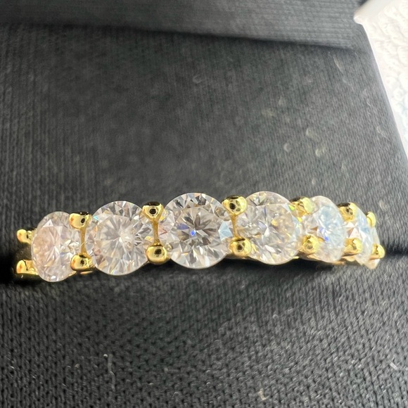 MOOSEA 5 Stone Moissanite Rings for Women - Picture 10 of 10